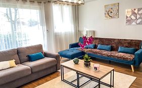 T3 Moderne Avec Balcon Terrasse Et Parking Gratuit