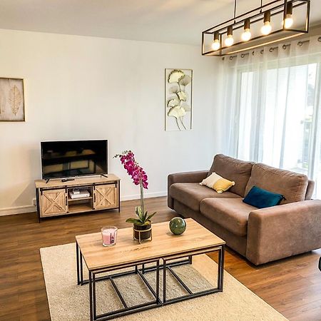 Ferienwohnung T3 Moderne Avec Balcon Terrasse Et Parking Gratuit Niort Exterior foto
