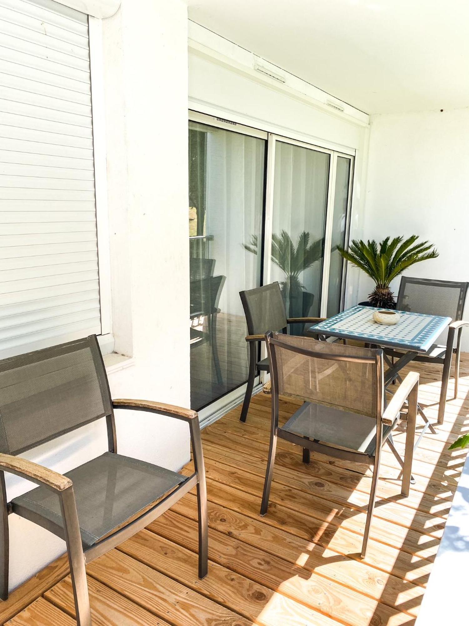 Ferienwohnung T3 Moderne Avec Balcon Terrasse Et Parking Gratuit Niort Exterior foto