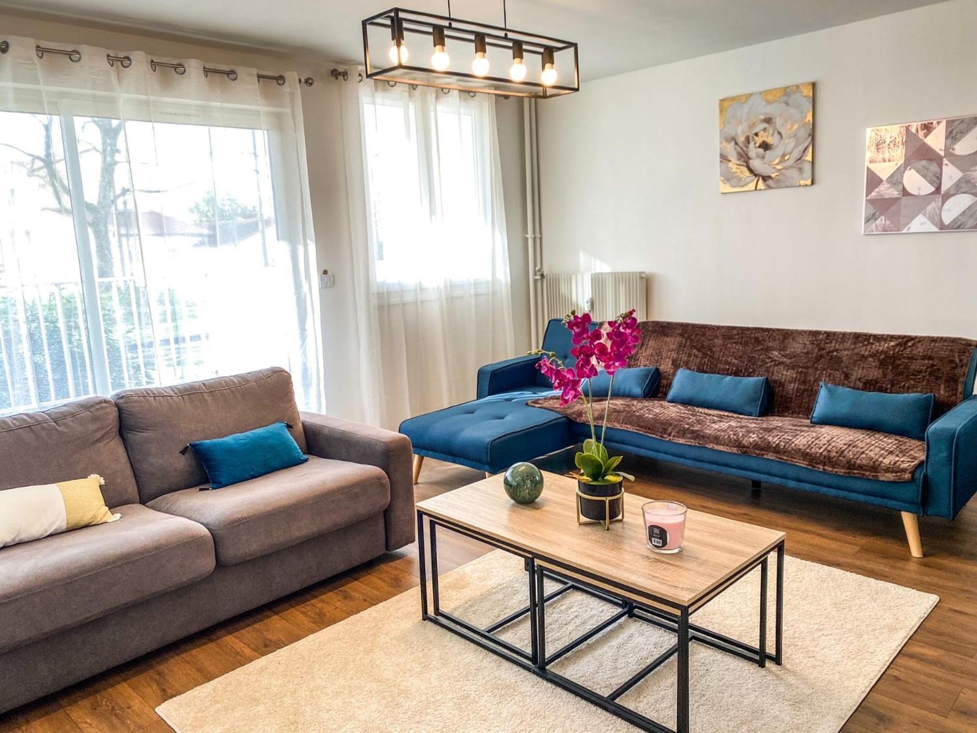 Ferienwohnung T3 Moderne Avec Balcon Terrasse Et Parking Gratuit Niort Exterior foto